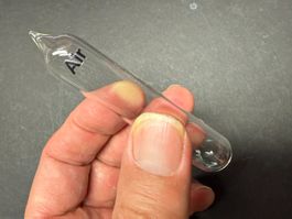 Luft in Glasampulle 12 cm