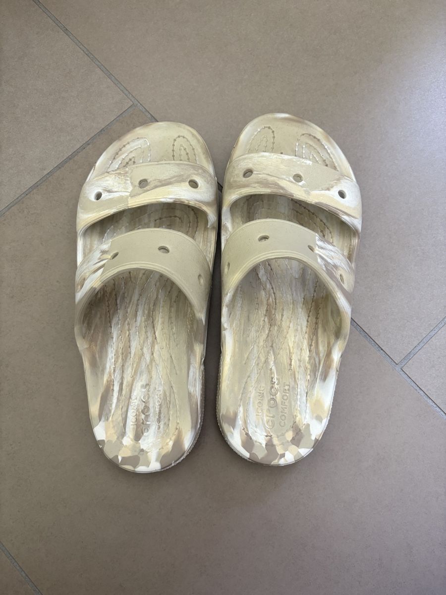 Crocs Scarpe da uomo: Crocs Classic Marbled Sandals V2 - Unisex 7 – Usato da Zürich venduto da BKana