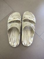 Crocs Classic Marbled Sandals V2 - Unisex 7