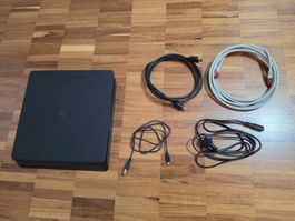 PS 4 Slim Konsole mit Kabeln ab 1 Fr.-