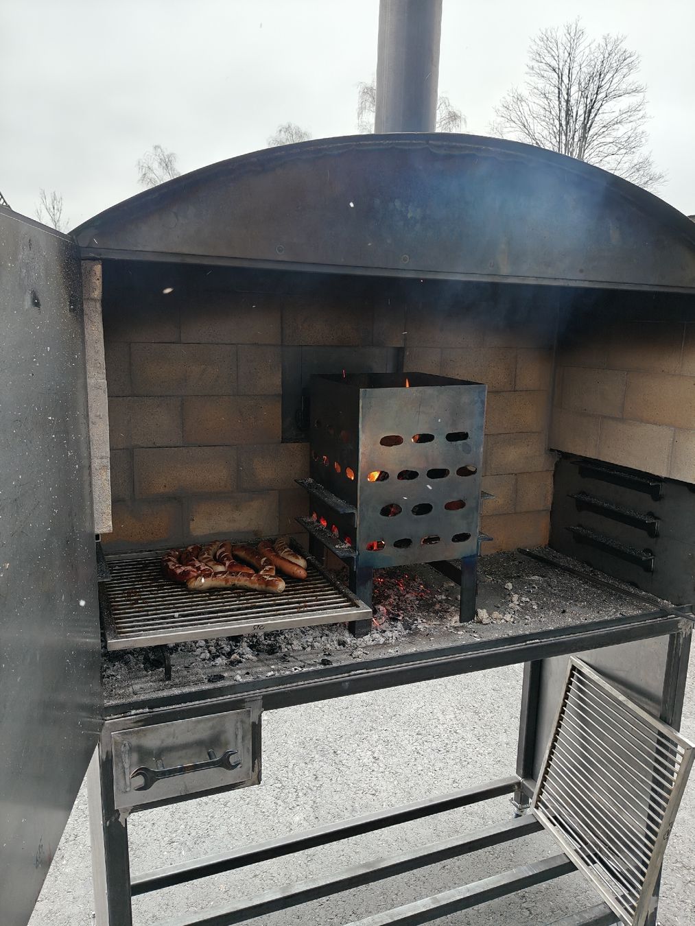 Grills: Selbsgemachter Grill – Gebraucht aus Nendeln von tim_29ht 5