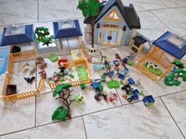 Playmobil Tierklinik mit tragbarem Bauernhof