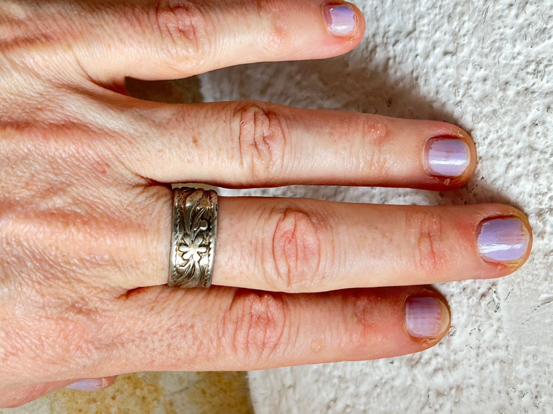 Anelli: Vintage Ring mit Blumenmuster (60) – Usato da Laufen venduto da Bellebellezza