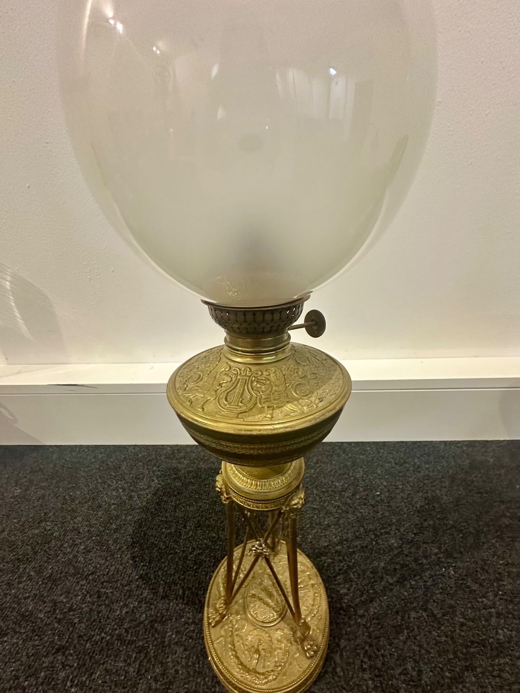 Lampen: Antike Öllampe mit Glaskugel – Gebraucht aus Basel von artthings4you 2