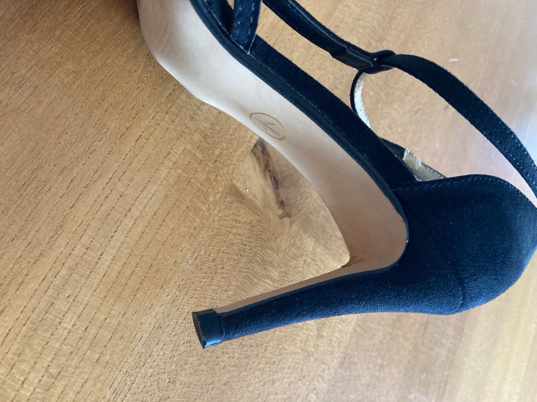 Scarpe da donna: Décolleté Strass – Usato da Manno venduto da tin_2vgz 2