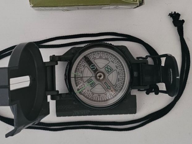 GPS & Strumenti di misurazione: Gepflegter TFA Feldkompass Marschkompass mit Original Box! – Usato da Pfäffikon ZH venduto da eric0113