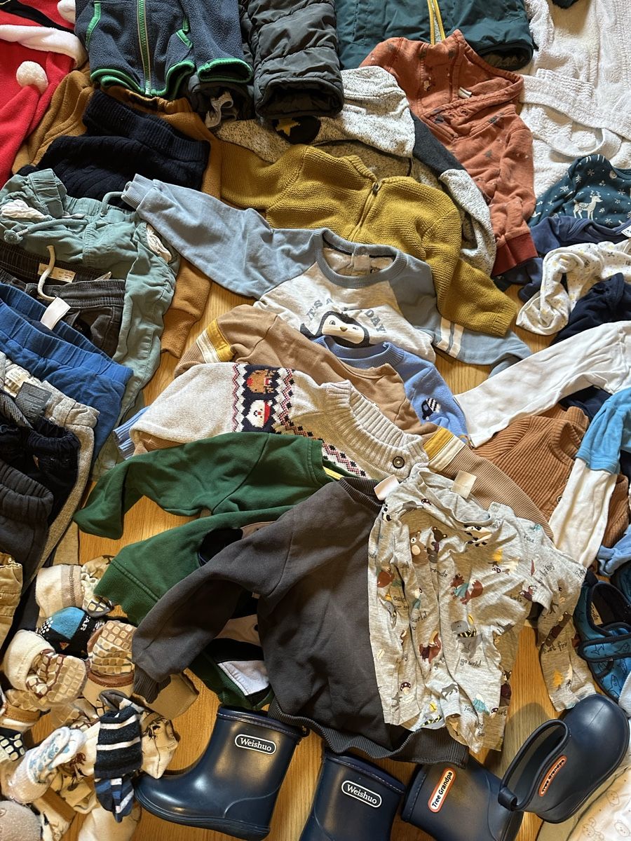 Lotti & Set di vestiti: Jungen Kleiderpaket Gr. 86 Herbstwinter – Usato da Münsingen venduto da Secondhand89 7