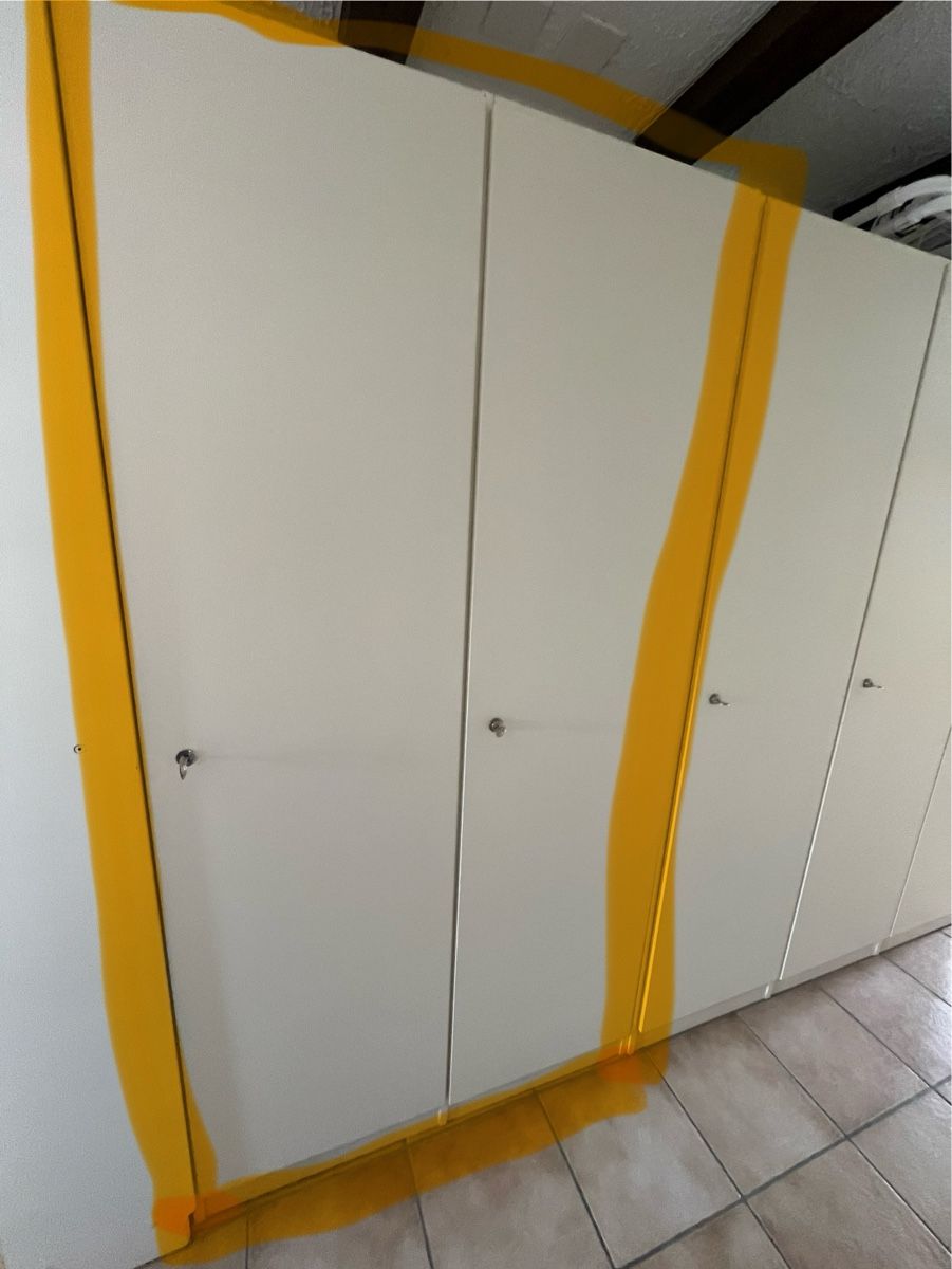 Schränke: Schrank weiss (Grächen VS) – Gebraucht aus Oberrohrdorf von steffistamm