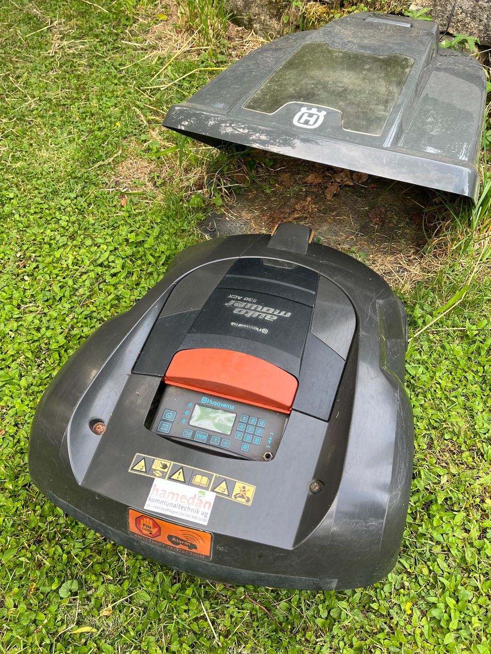 Husqvarna Tagliaerba: Husqvarna Automower 230 ACX – Usato da Läufelfingen venduto da Luxen