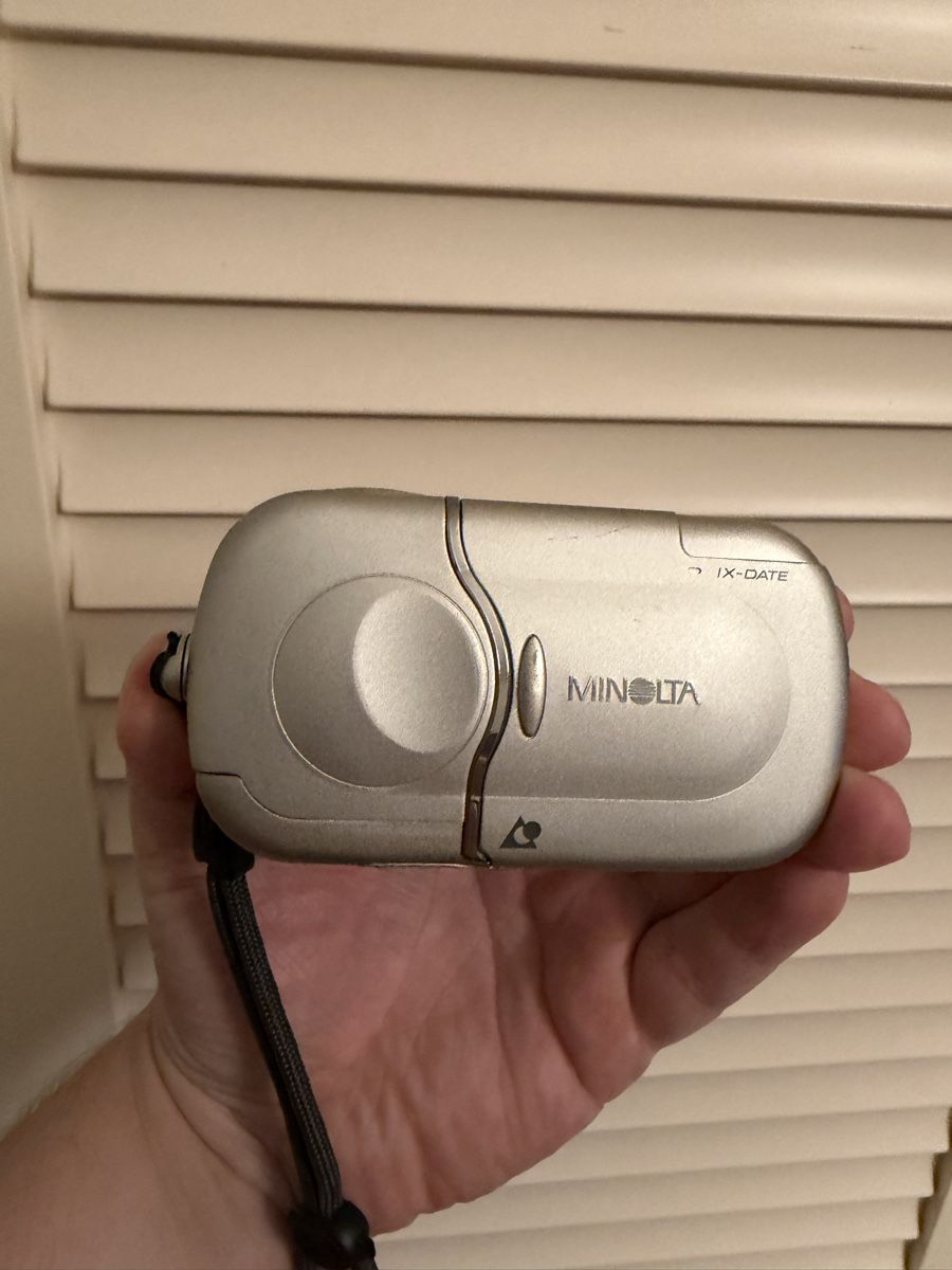 Minolta Fotocamera: Minolta Vectis 2000 Analog Kamera mit Tasche – Usato da Niederbipp venduto da yar_tf6f 2