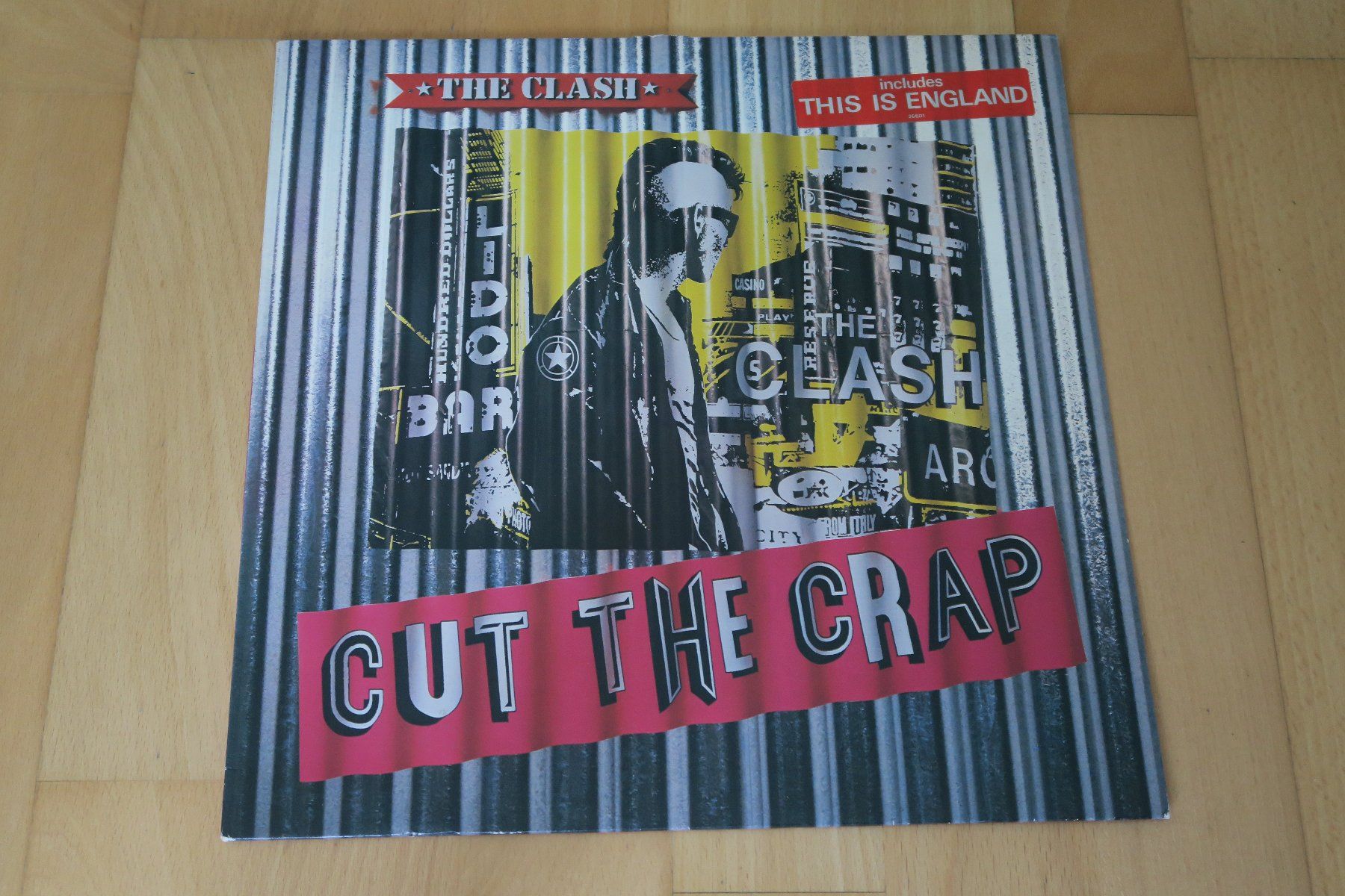 Dischi in vinile: The Clash – Cut The Crap – Usato da Thun venduto da Karibu70