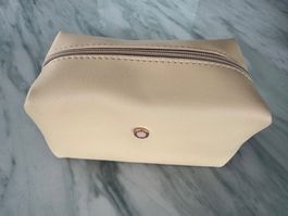 Neue Emirates Business Kosmetiktasche mit Inhalt. Versiegelt