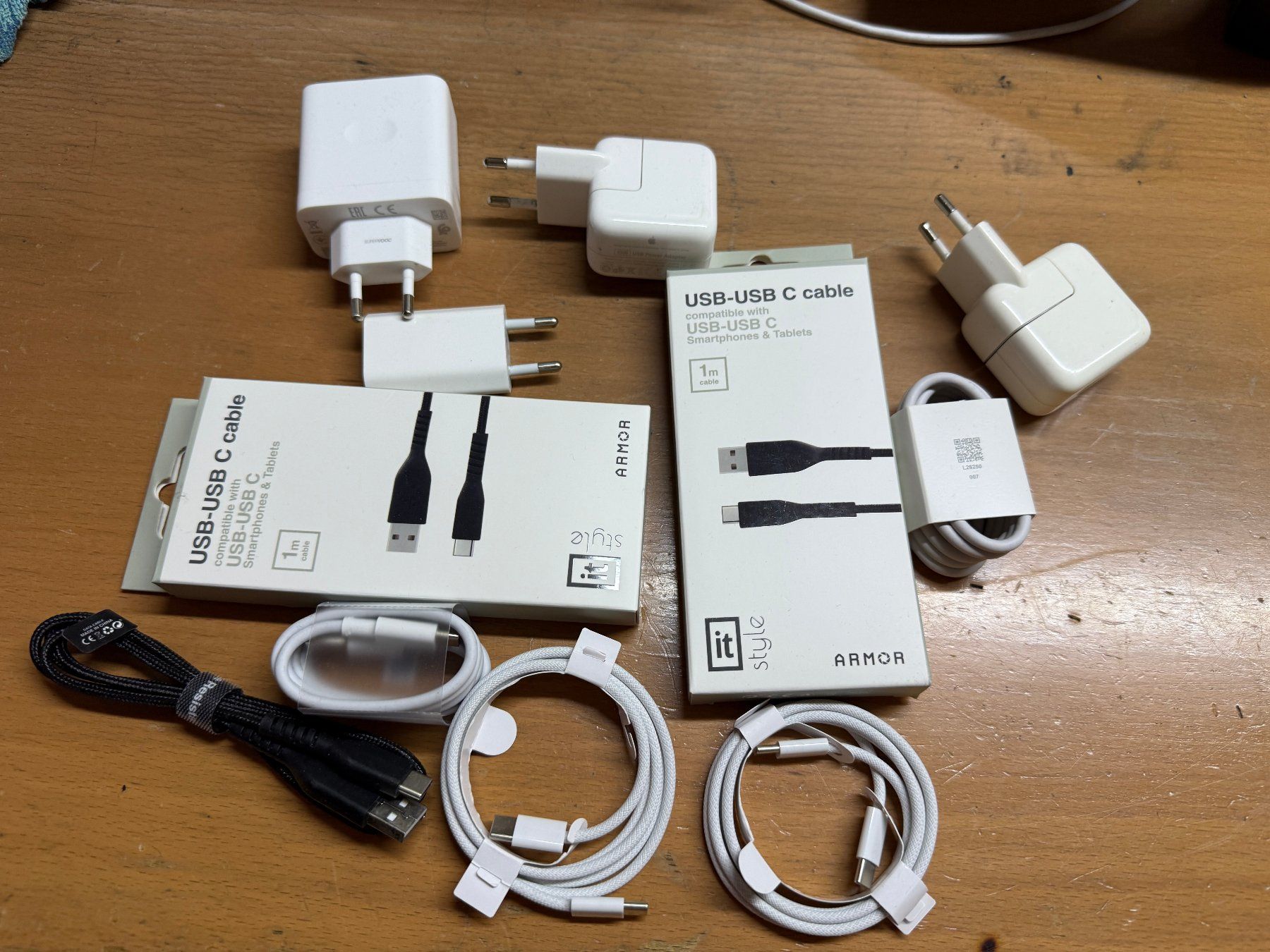 Apple Câbles: Ladekabel USB-C – D'occasion à Au SG par bah_6f5w