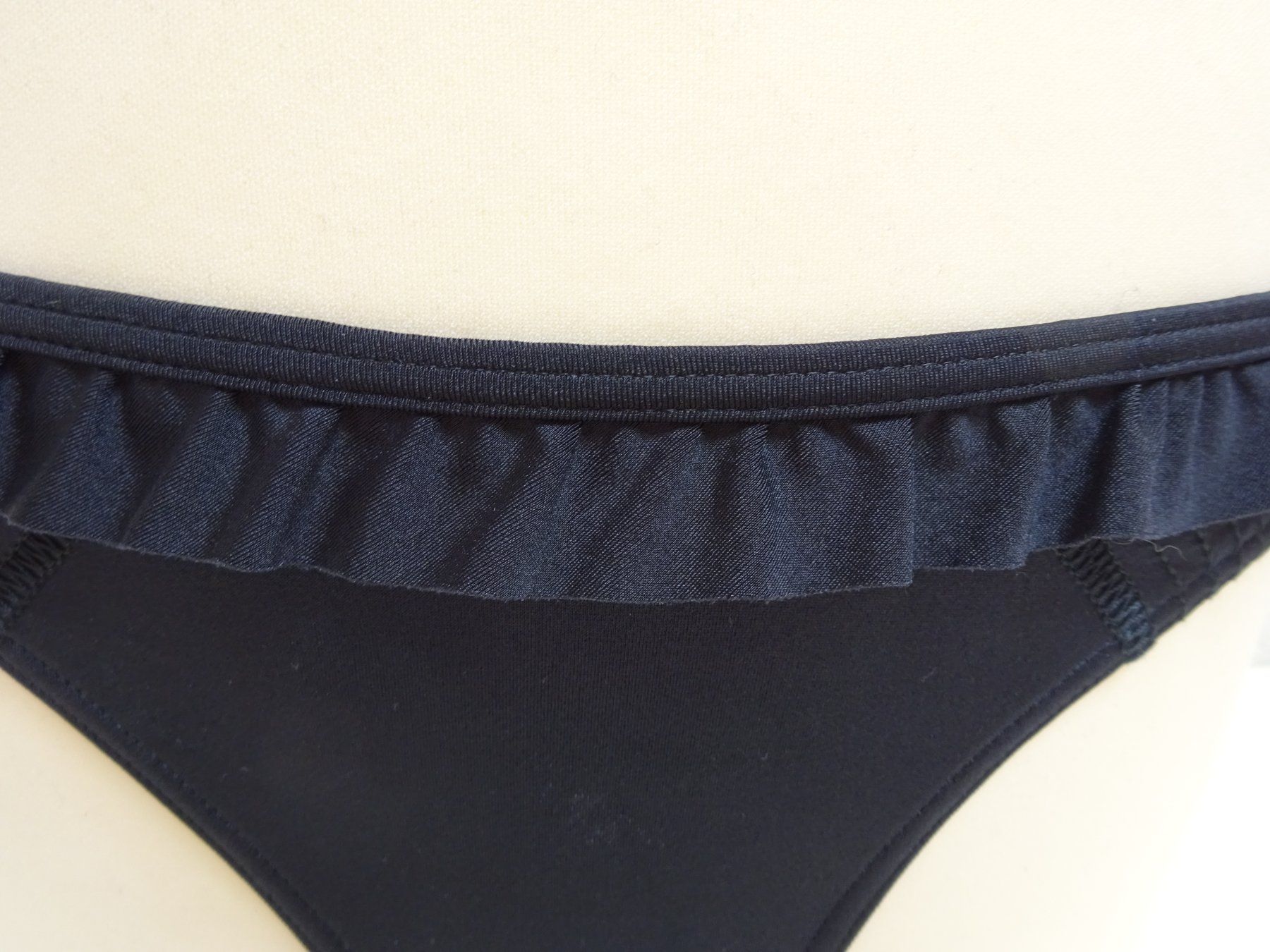 Beldona Costumi da bagno & Bikini: Beldona - Bikini - schwarz - Grösse 38 / Cup B – Usato da Zofingen venduto da Justizia_01 2