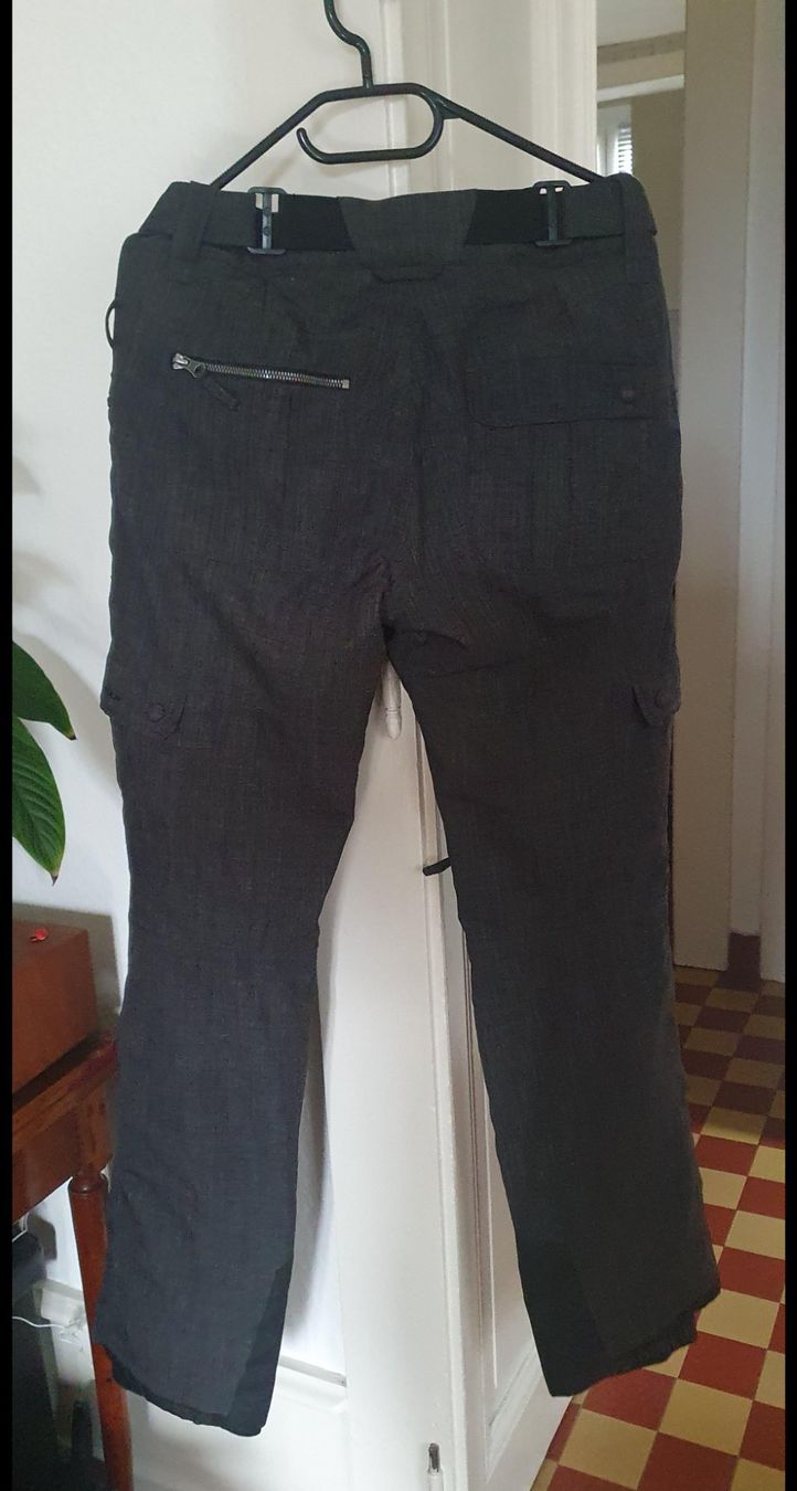 Pantaloni: Pantalon de ski gris anthracite PULP Taille S – Nuovo (secondo la descrizione) da Lausanne venduto da Xenita 1