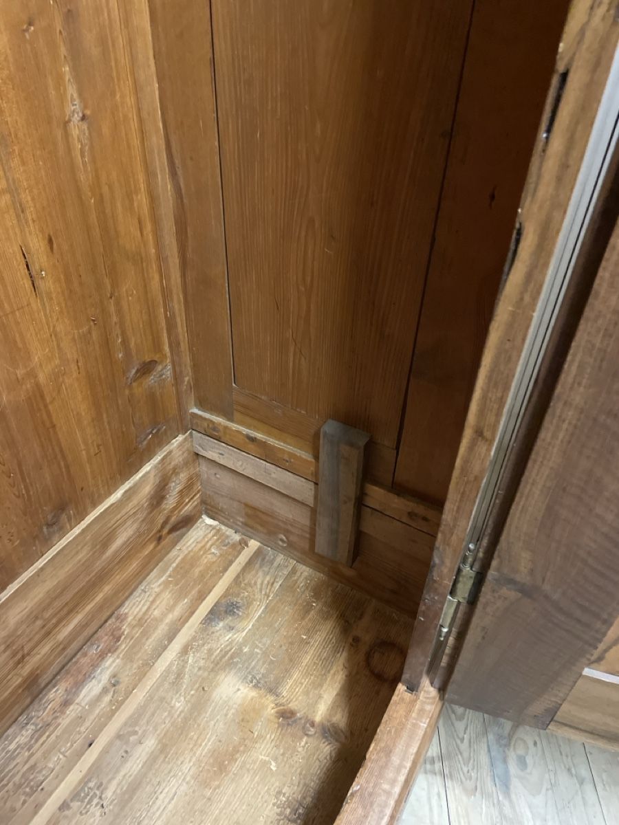 Schränke: Bodensee-Schrank Nussbaum/Tannenholz – Gebraucht aus Almens von bsundrix 5