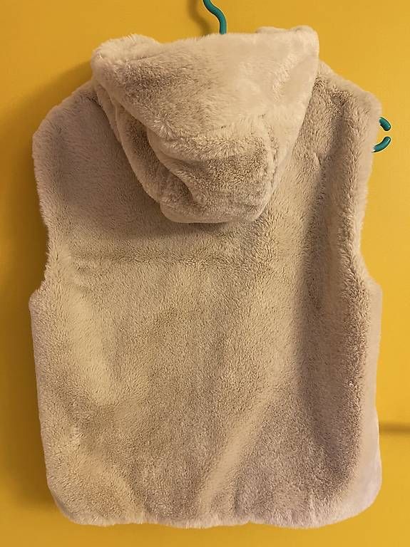 Gilets & Westen: Nile Gilet flauschig weich – Gebraucht aus Meiringen von Bignoddy 1