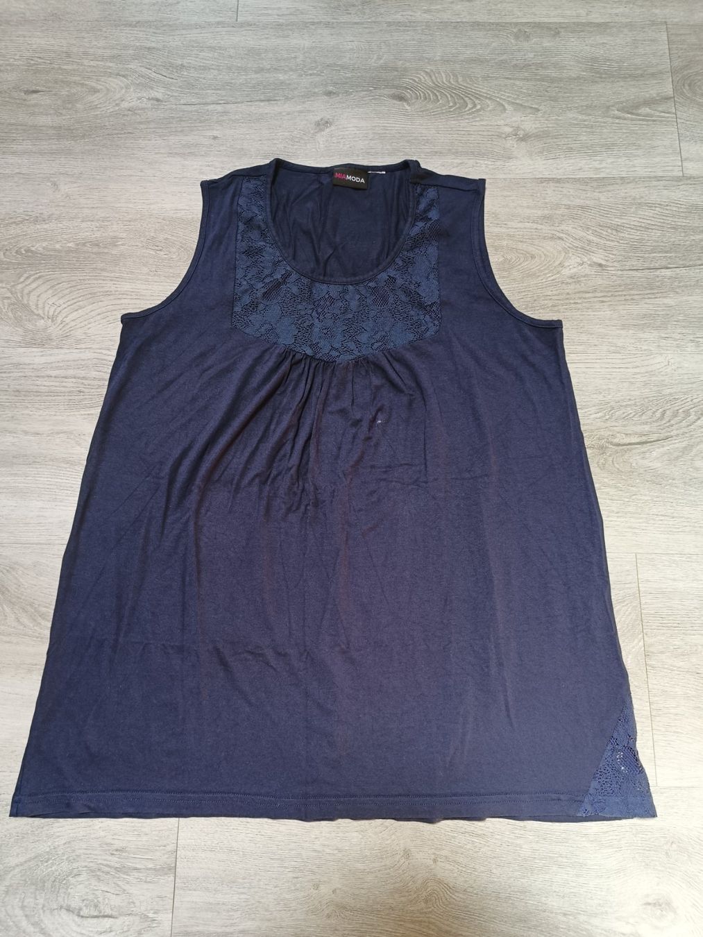 T-shirt: Mona Shirt XL/XXL – Usato da Bätterkinden venduto da Elefantenzoo