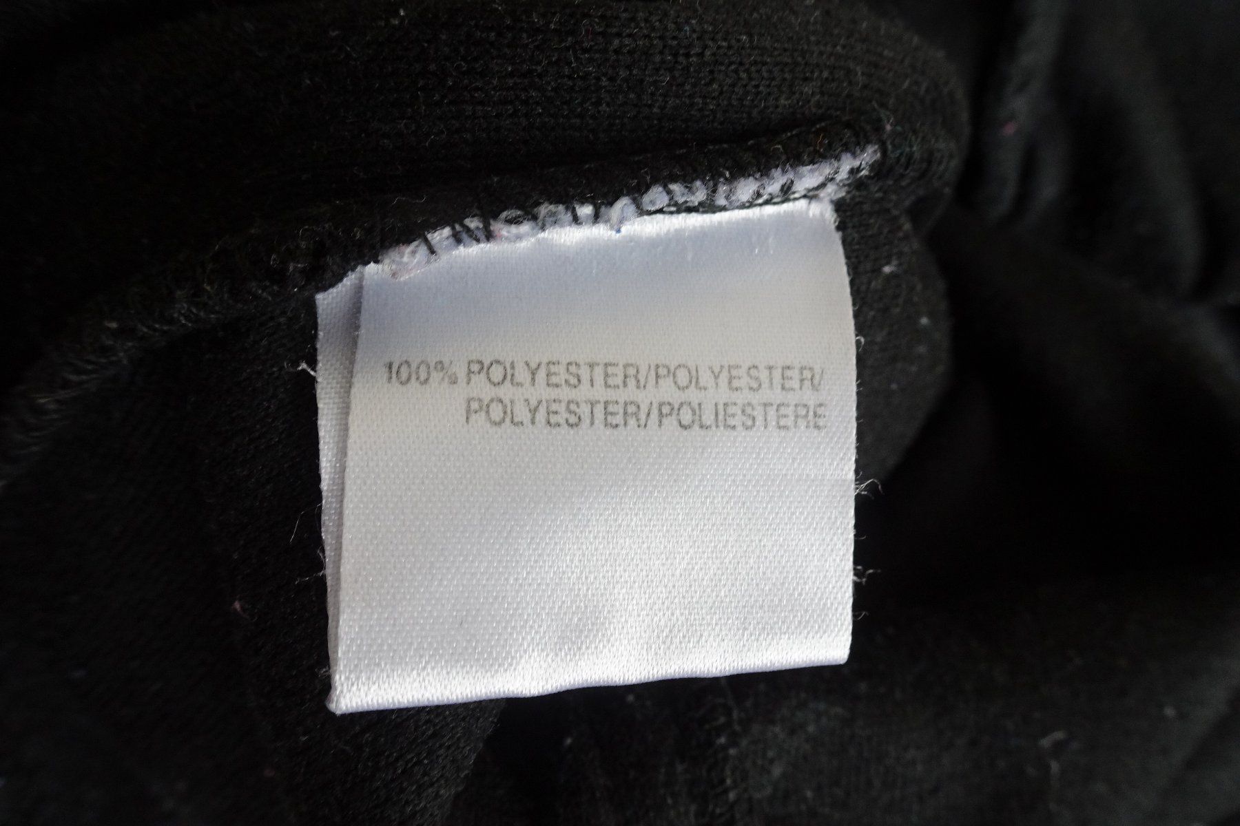 Maglioni & Felpe: schwarzer Fleece Pullover Gr. 34-36 – Usato da Strengelbach venduto da schmetterling20 3