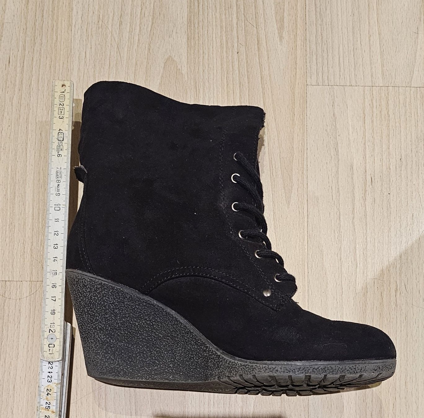 Dosenbach Damenschuhe: Damen- Stiefeletten gefüttert – Gebraucht aus Fehraltorf von Sumin 3