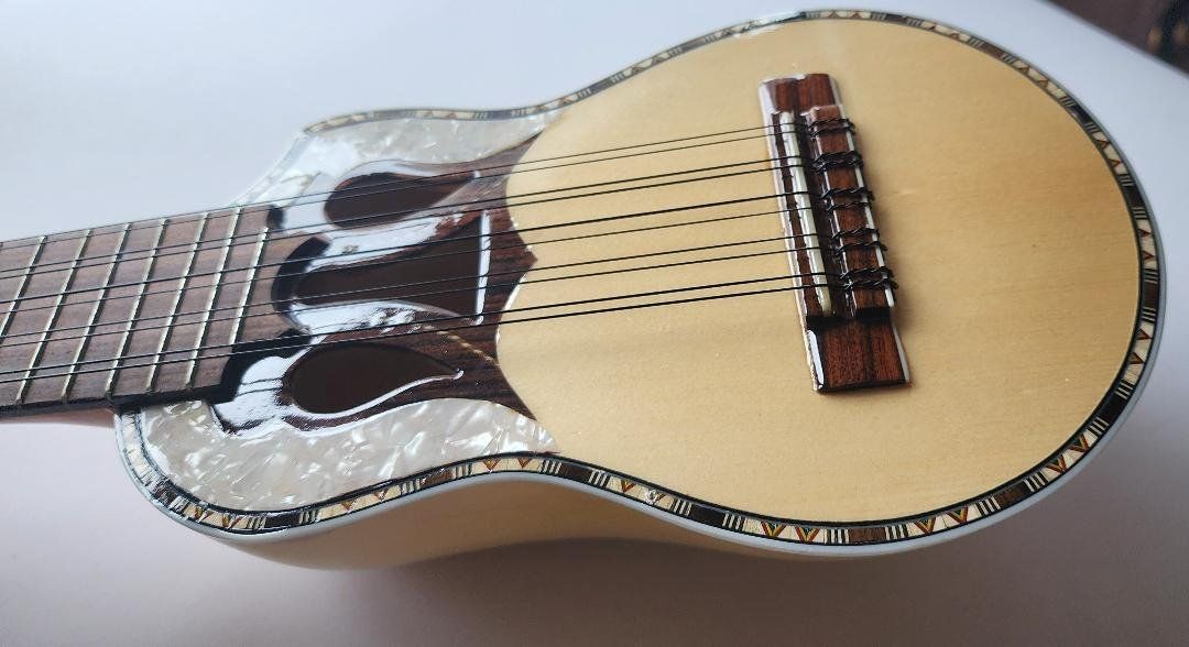 Strumenti musicali: Profi Charango aus Peru + Transportasche, Neu!! – Nuovo (secondo la descrizione) da Lima- Peru venduto da Alpaka-Haus 8