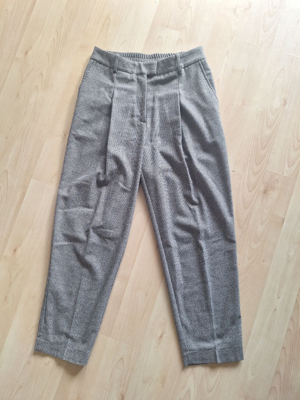 Hugo Boss Pantaloni: Bequeme braune Hose von Boss – Usato da Zürich venduto da Zelda14 1
