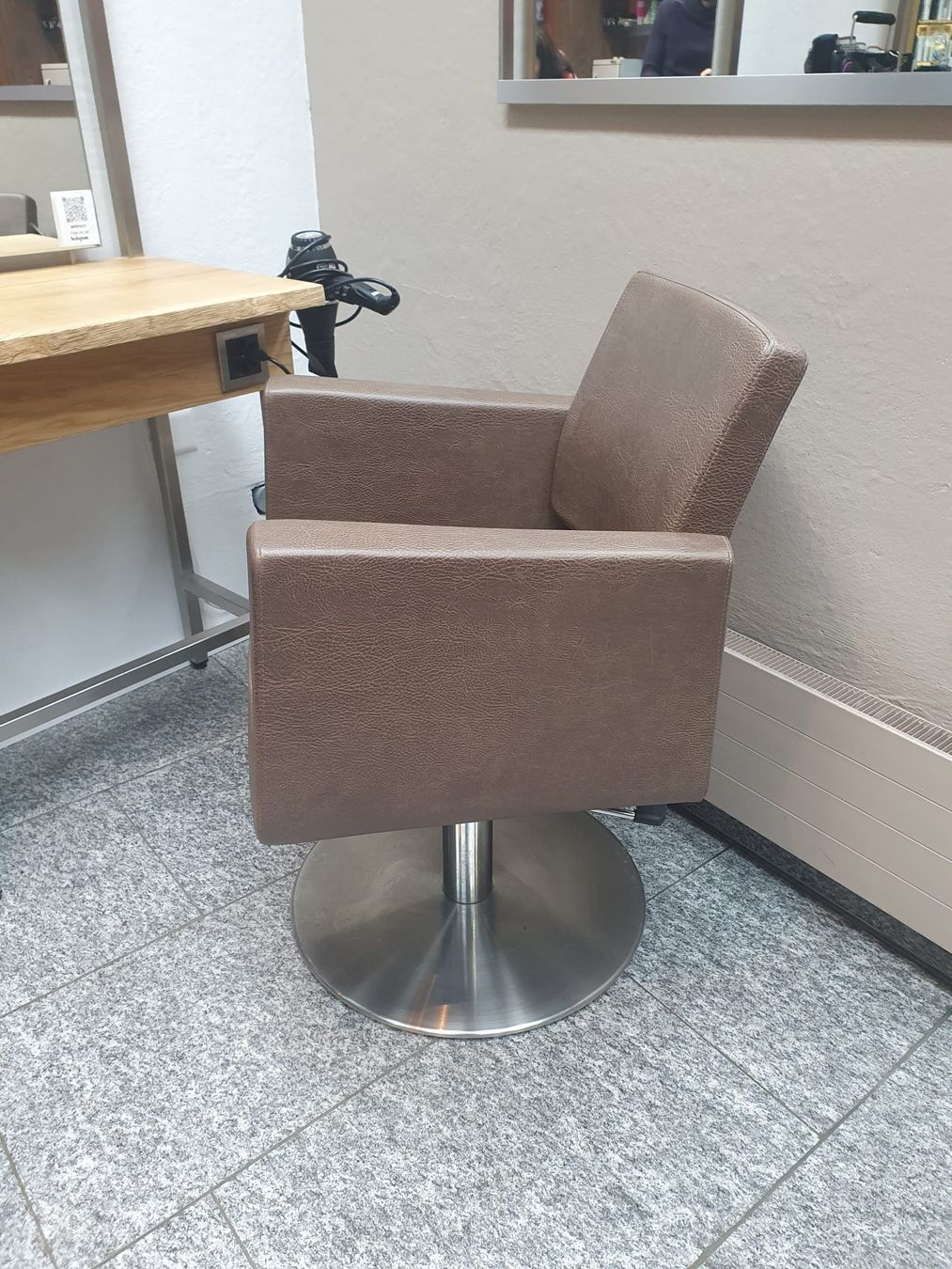 Poltrone: Friseurstuhl von Welonda Model Samoa Chair – Nuovo (secondo la descrizione) da Volketswil venduto da DivinCodino 2