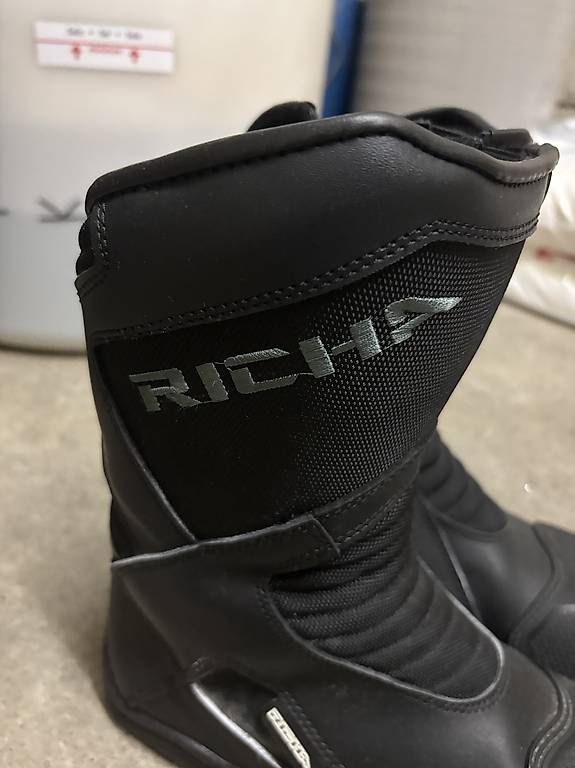 Scarpe da uomo: Richa Motorradschuhe Gr.41 – Usato da Flawil venduto da lar_582m 1