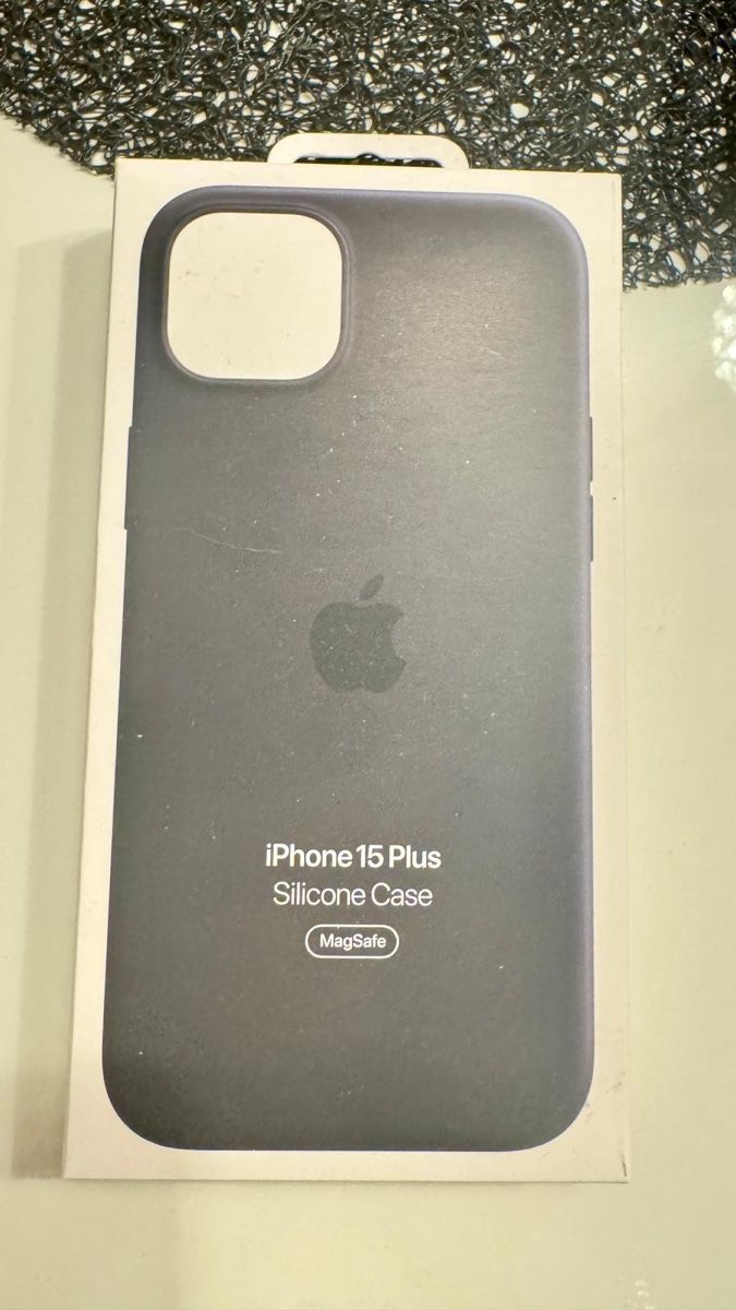 Covers & Schutzfolien: Original Apple iPhone 15 Plus Silikon Hülle, neu! – Neu und originalverpackt aus Basel von yas_q82c