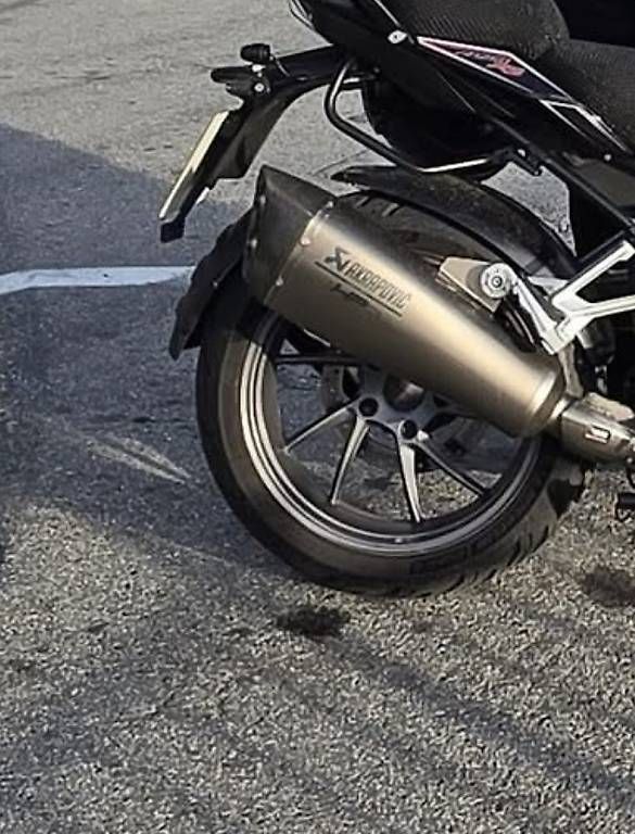 Sistemi di scarico: Pot Akrapovic BMW R1250 R – Usato da meyrin venduto da joamoreira