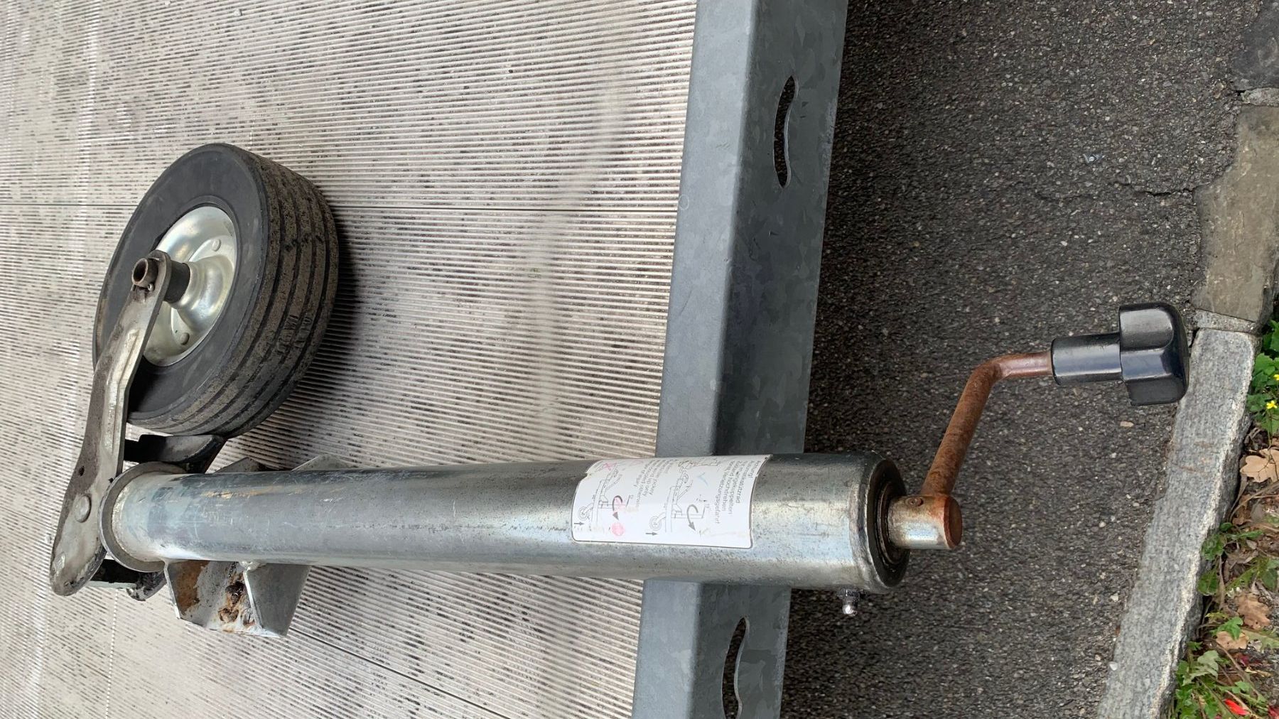 Anhänger: Anhänger Stützrad – Defekt aus Frutigen von Gehrihorn 3