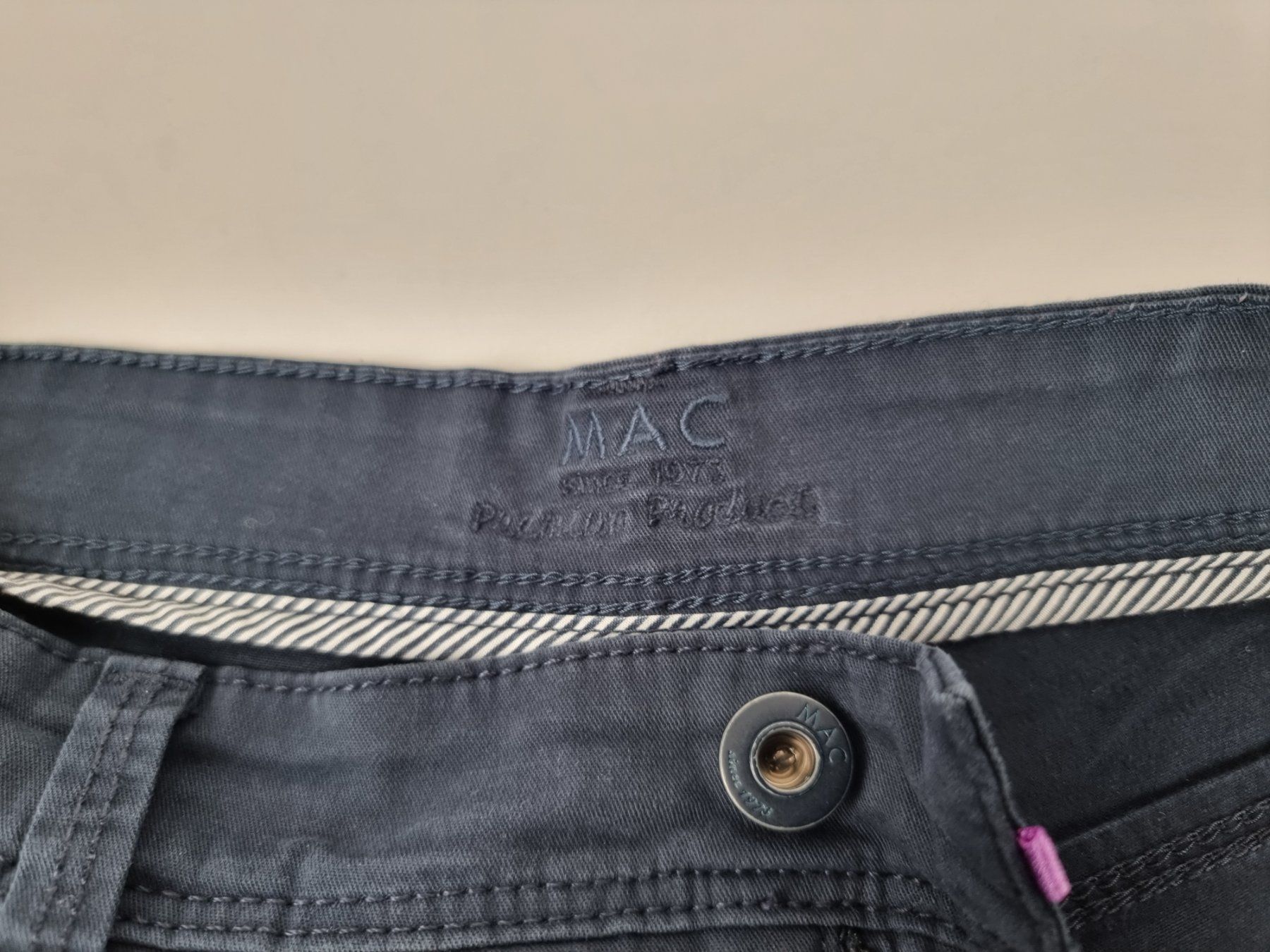 Jeans: Frauenjeans – D'occasion à Urtenen-Schönbühl par Restwert_Schoenbuehl 4