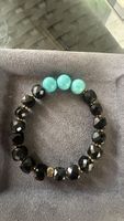 Armband mit schwarzen Achat und Howlith Perlen 