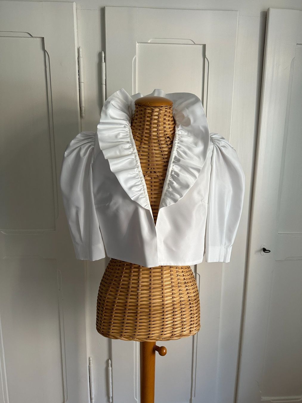 Boleros: Empire Bolero Jäckchen weiss - XS – Gebraucht aus Zürich von Diazaio