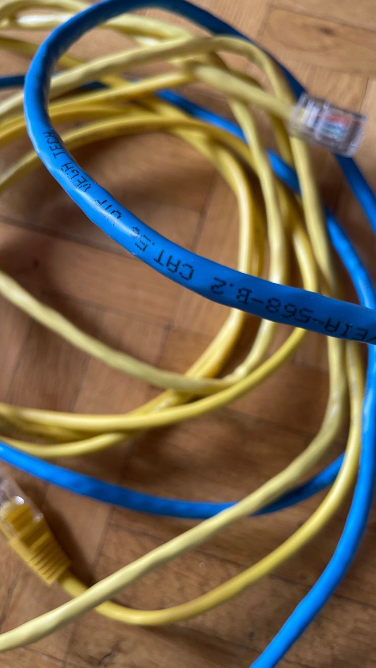 Câbles: 4 Stk. Netzwerkkabel CAT 5e – D'occasion à Glattfelden par cybermaxx 1