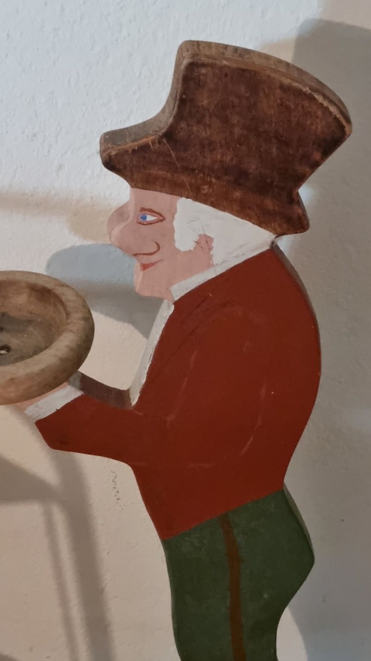 Sculture & Statue: Holz Figur mit Aschenbecher – Usato da Basel venduto da Jcva 3
