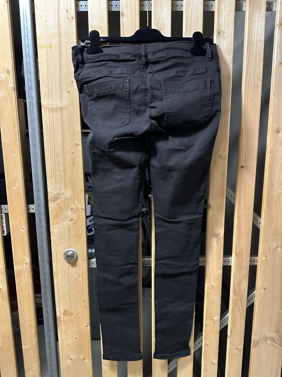 Mamalicious Pantaloni: Umstandshose Mamaliscious, Gr.28 – Difettoso da Uster venduto da staernli4 4
