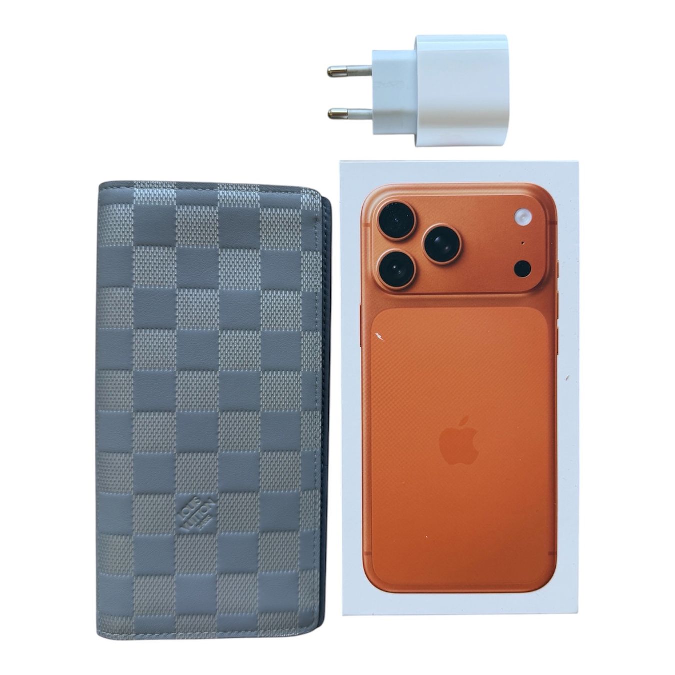 Apple Portables: iPhone 17 pro max Cosmic orange 256GB bundle mit LV – D'occasion à Gstaad par nof_jvx6