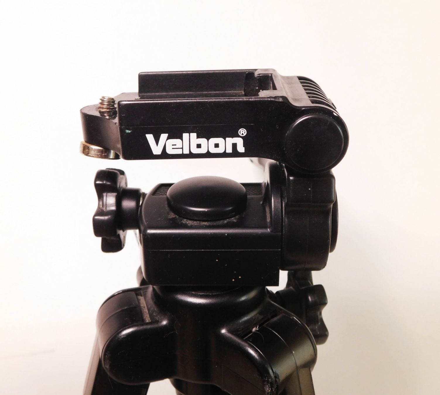 Velbon Treppiedi & Teste: Velbon CX-440 Lightweight 4' High Photographer Camera – Usato da Emmenbrücke venduto da Ulisse-22 3