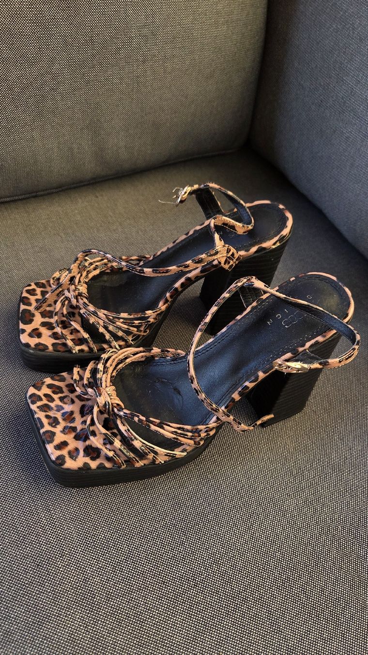 Asos Scarpe da donna: High Heels Leo Muster Gr. 38 – Usato da Kreuzlingen venduto da MeinKleinesAtelier