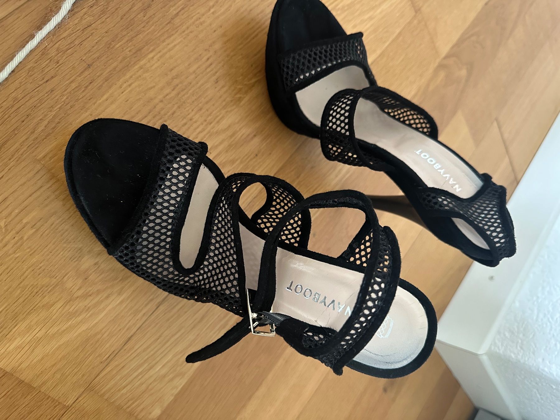 Navyboot Scarpe da donna: NAVYBOOT high heels 38 – Usato da Laupen BE venduto da Smythe 1