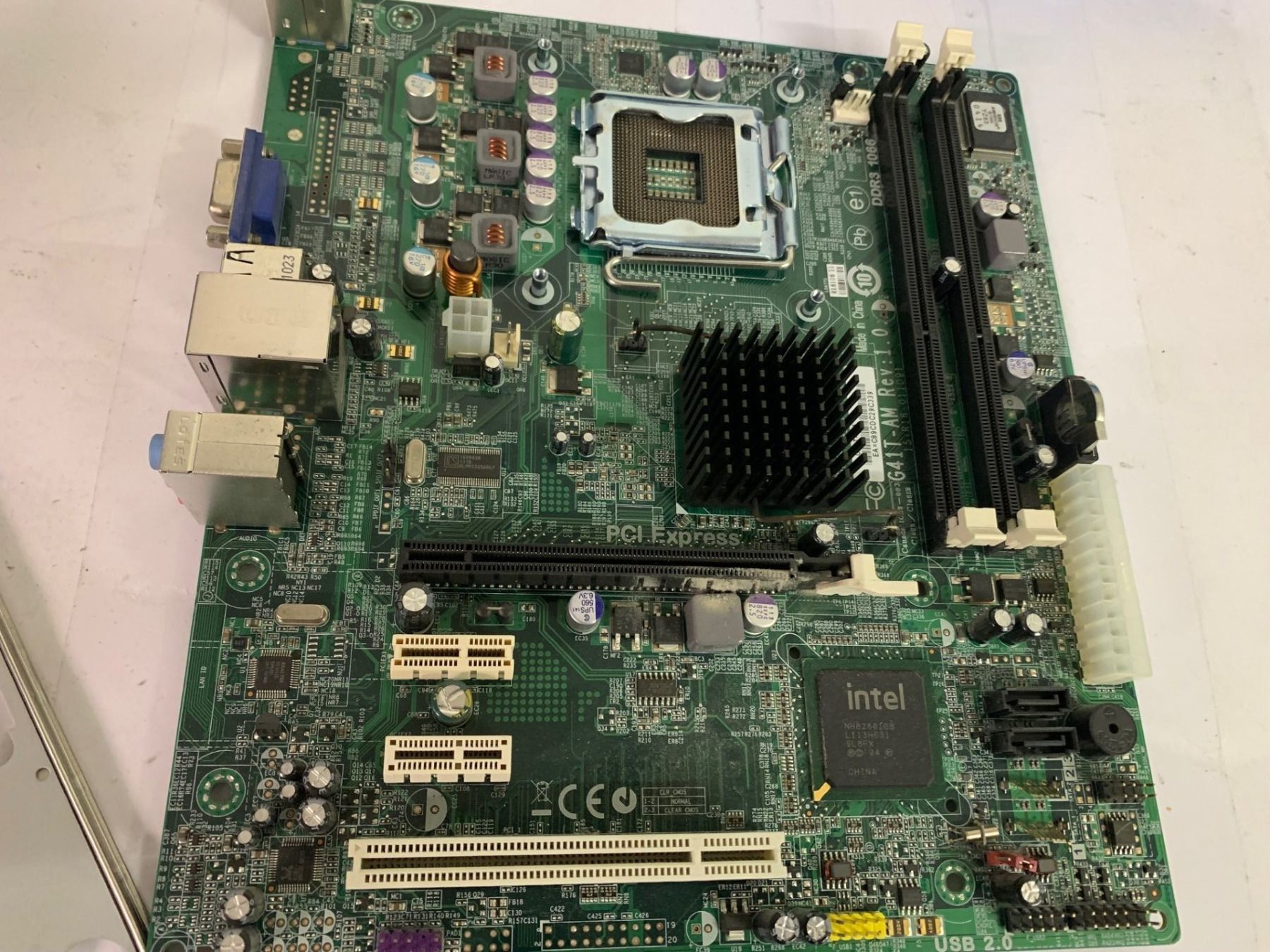 Cartes mère: Intel Desktop-Mainboard – Défectueux à Emmen par newcar4you