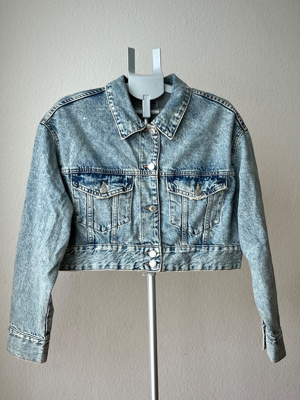 Bershka Jacken: Trendige Jeansjacke Grösse M – Gebraucht aus Winterthur von GutKeS 1