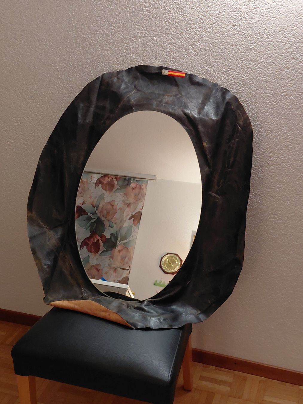 Specchi: Miroir ovale sur cuir – Usato da Moutier venduto da and_2XYT