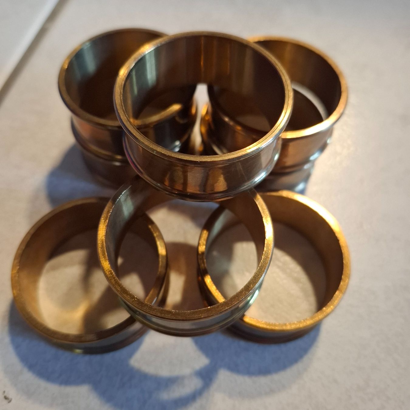 Wandhalterungen: 8 Bronze Servietten Halter – Gebraucht aus Nürensdorf von DANG3REUX 1