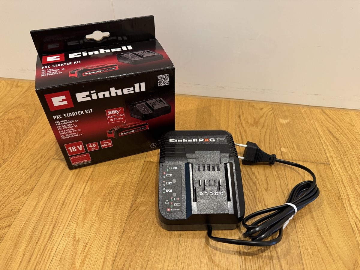 Einhell Chargements: Neues Einhell Ladegerät  – Neuf avec emballage d'origine à Zug par subaru1942