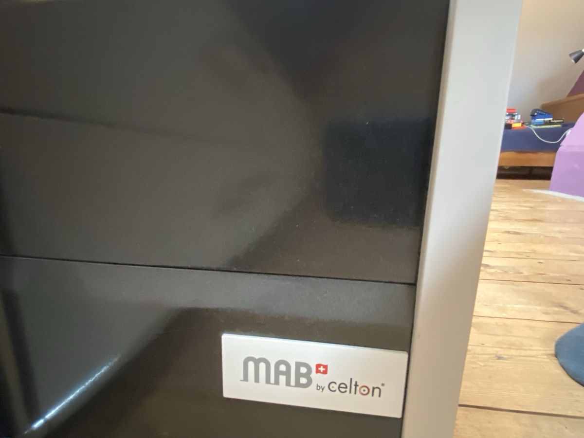 Cassettiere: Sideboard von mab by celton – Usato da Winterthur venduto da Platypuss 2