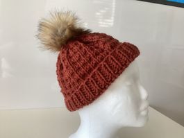 Winter Mütze handgestrickt mit Kunstfellbommel Wolle