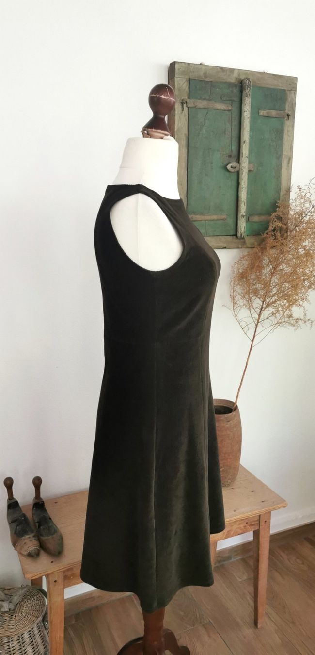 Kleider: The Swiss Label Cordkleid Gr. M – Gebraucht aus gachnang von tibus1 2