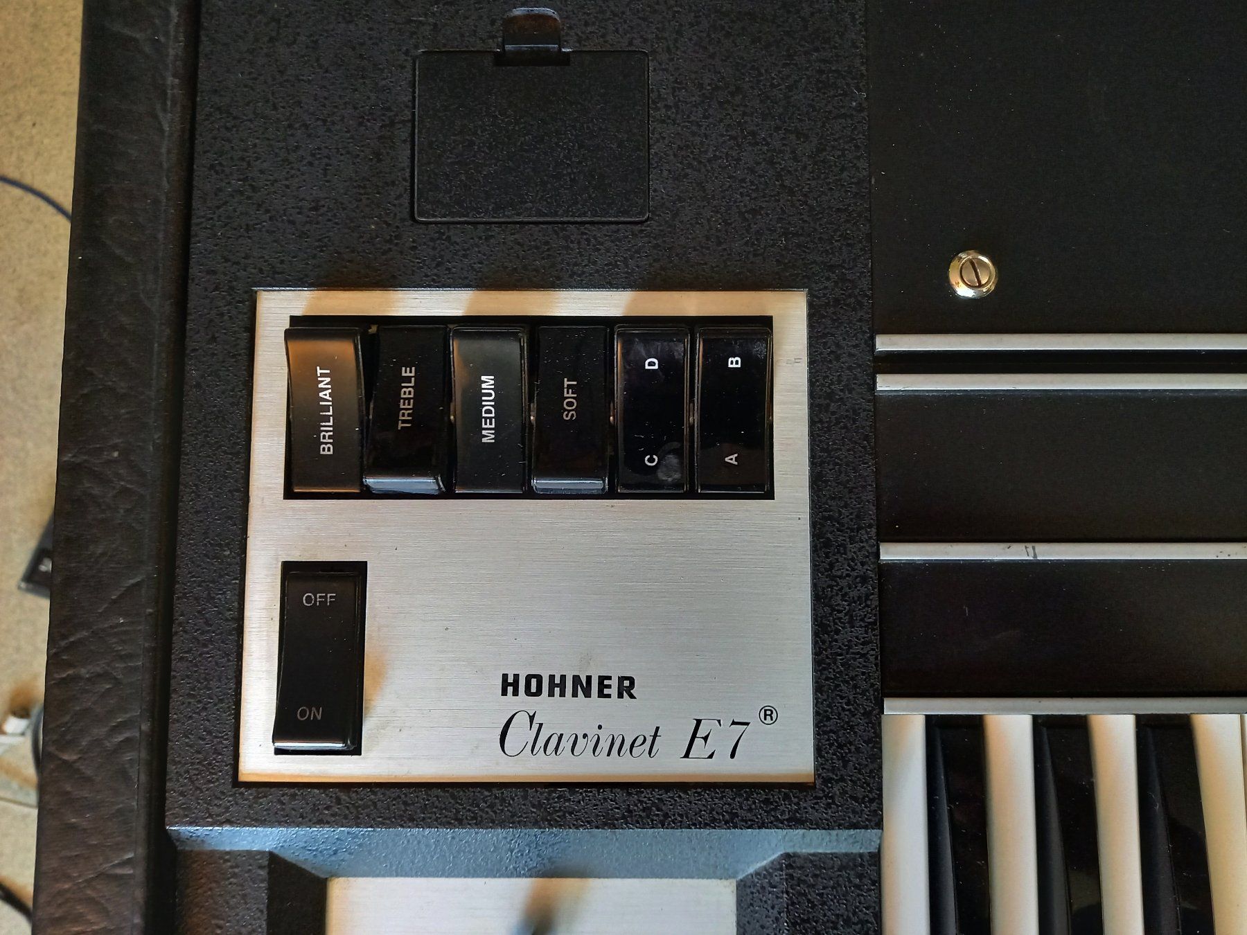 Hohner Strumenti musicali: Hohner Clavinet E7 – Usato da Luzern venduto da garlicia 1
